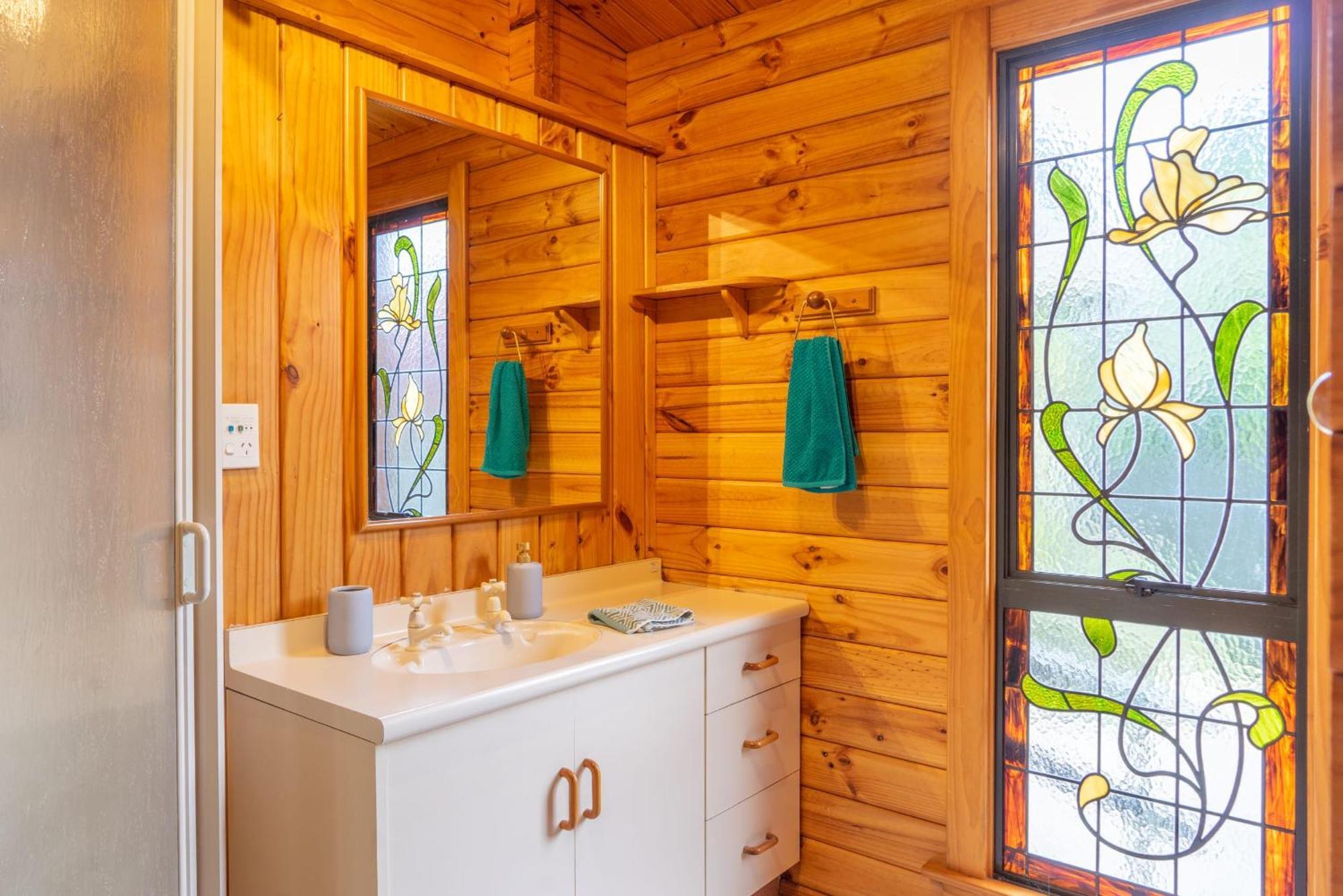 The Birds Nest - Nestled Hideaway Villa Takaka Bagian luar foto